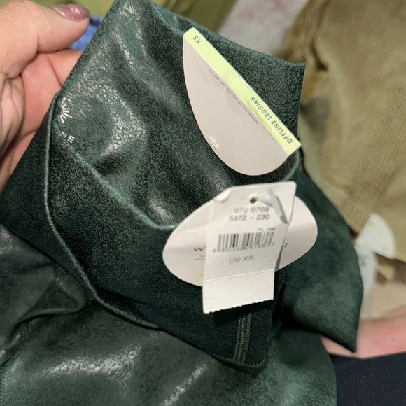 Aerie crackle legging in green - Picture 4 of 4